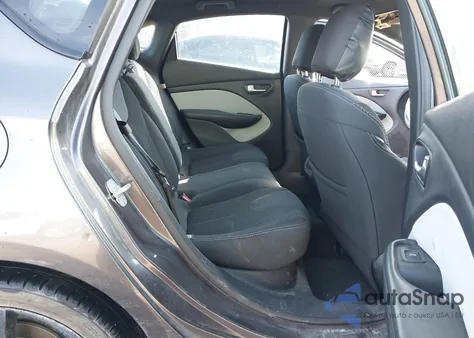 2016 Dodge Dart Sxt z USA, uszkodzony, nr VIN 1C3CDFBB8GD539637